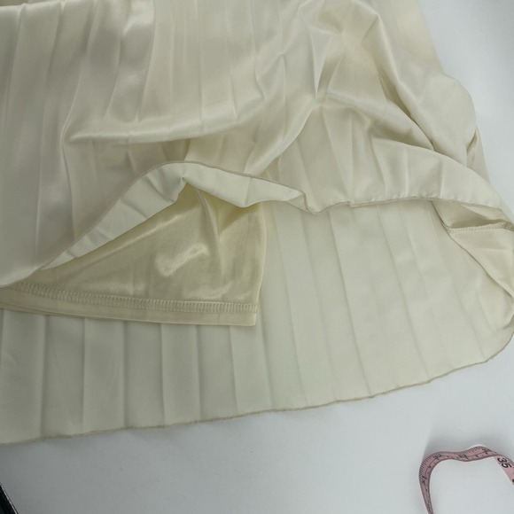 WDNY Pleated Circle Skirt Women's Medium Ivory Satin Holiday Christmas New Years - Picture 9 of 9